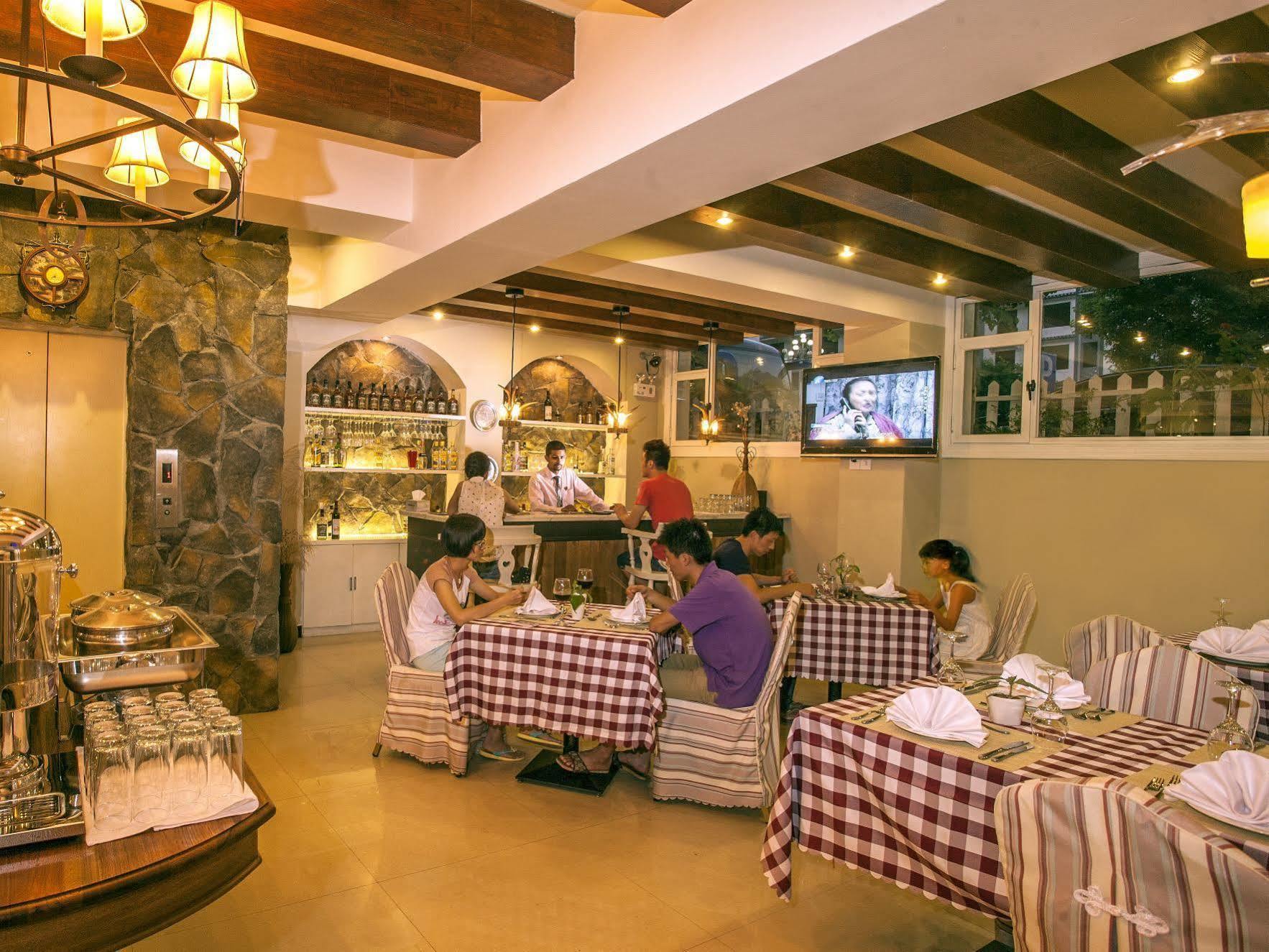 Michael'S Inn & Suites Guilin Exterior photo